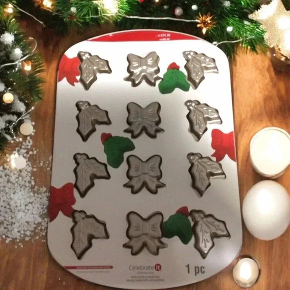 Celebrate It Christmas Bows and Holly Non-Stick Cookie Pan bakeware holiday NEW - Picture 1 of 2